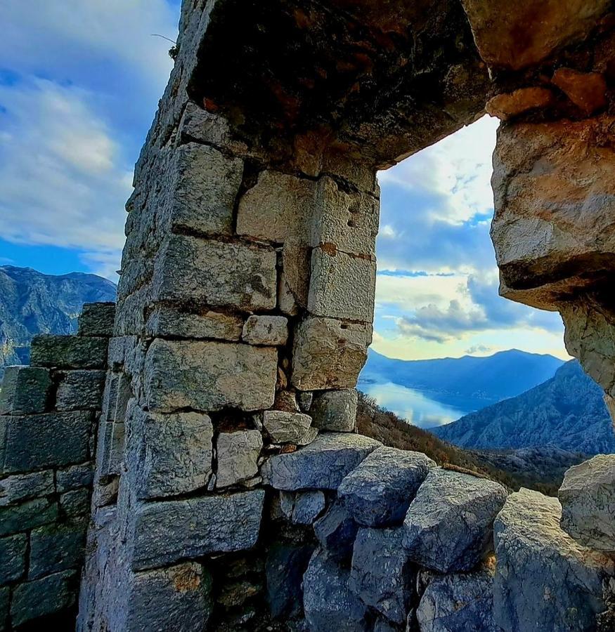 Apartments Pejanovic Kotor Luaran gambar