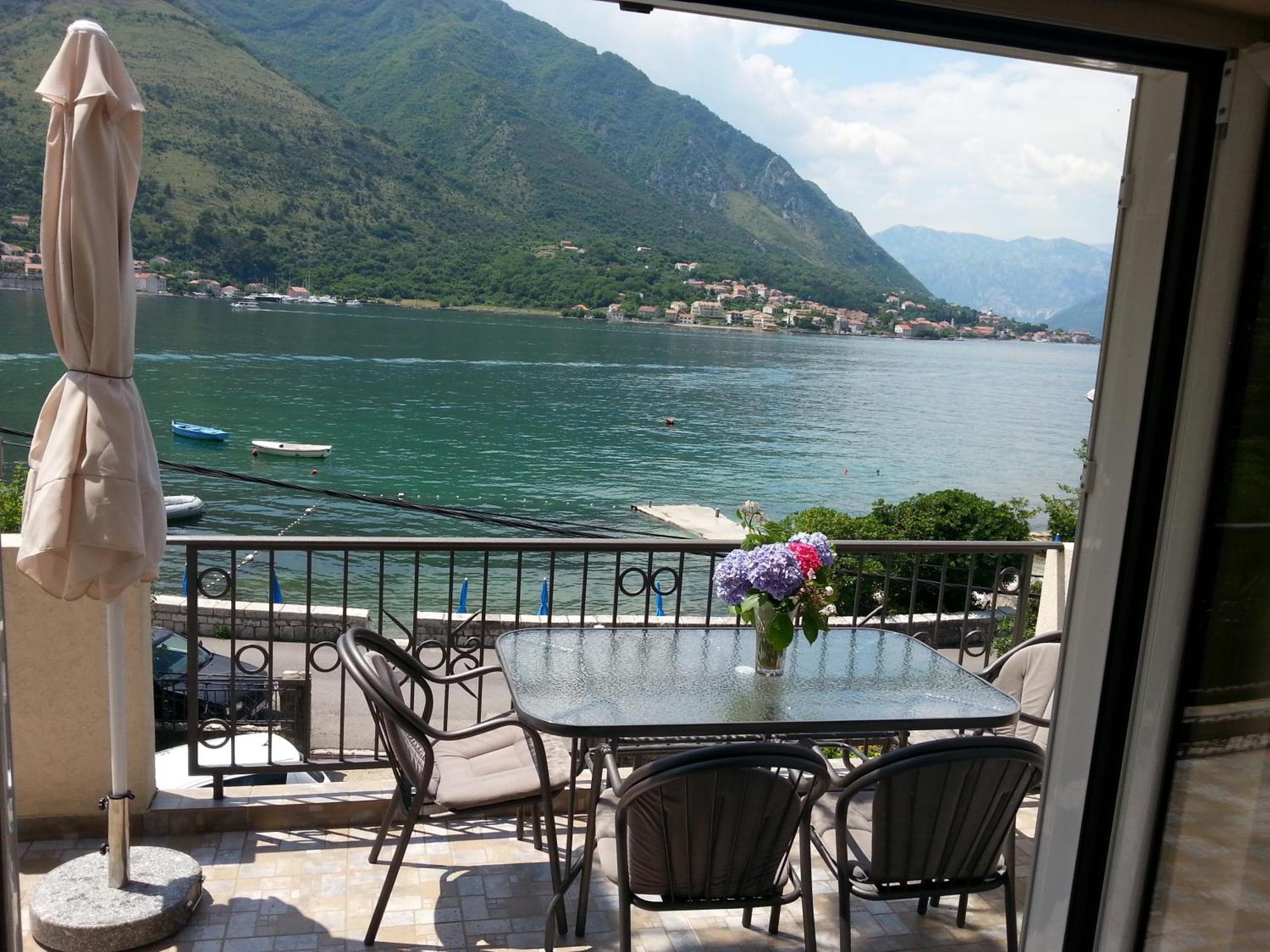 Apartments Pejanovic Kotor Luaran gambar