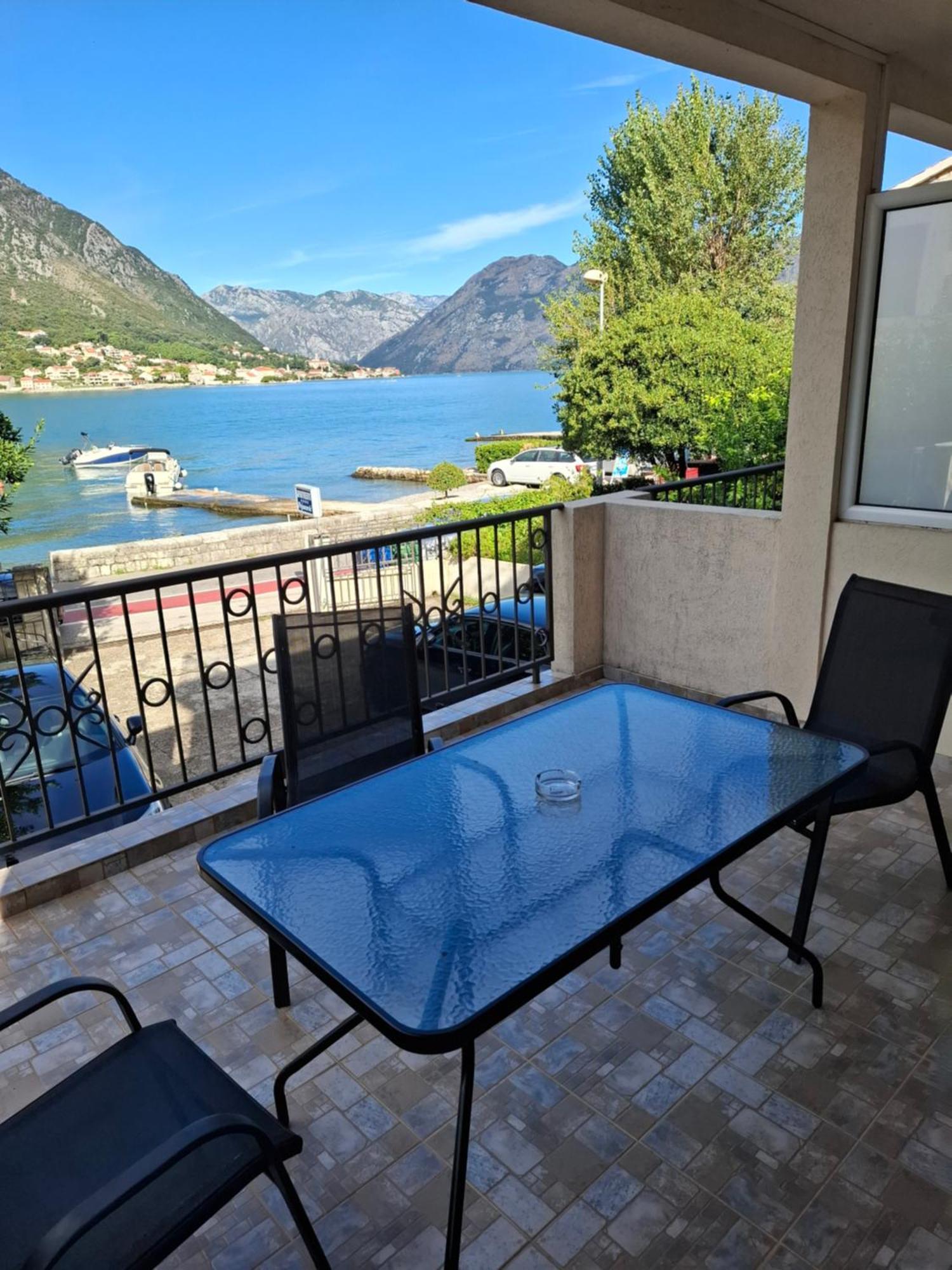 Apartments Pejanovic Kotor Luaran gambar