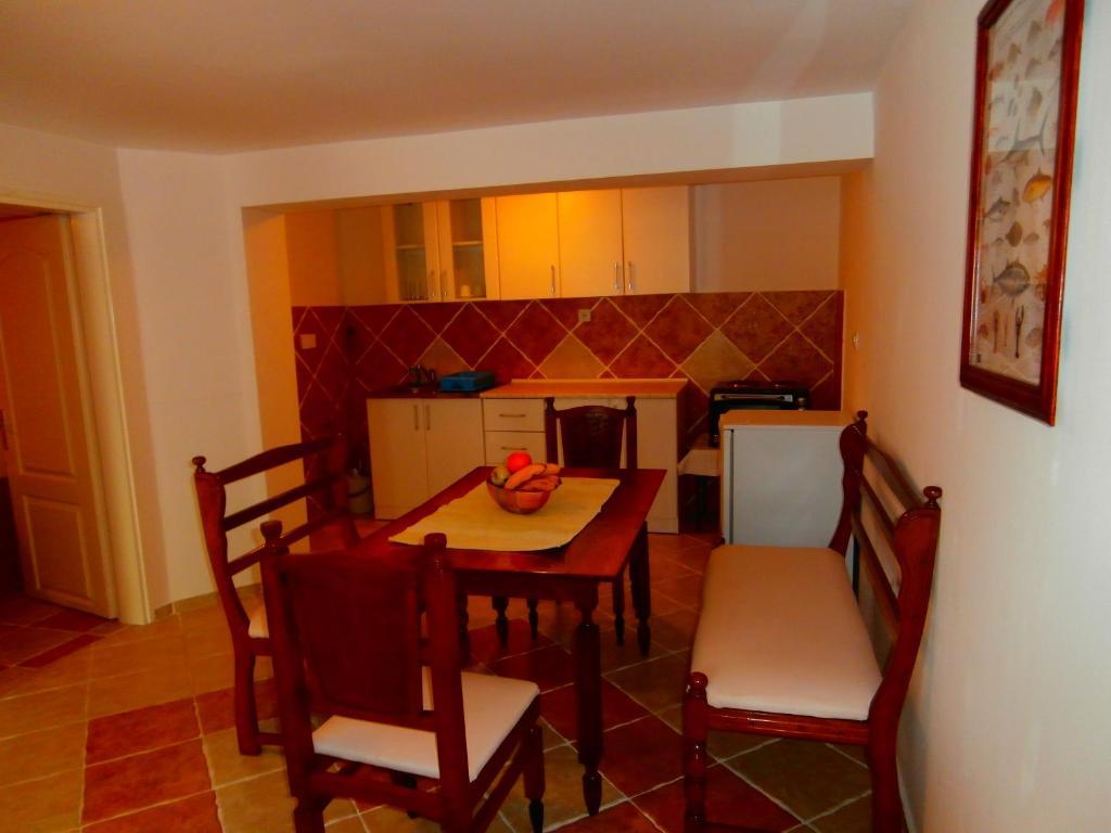 Apartments Pejanovic Kotor Bilik gambar