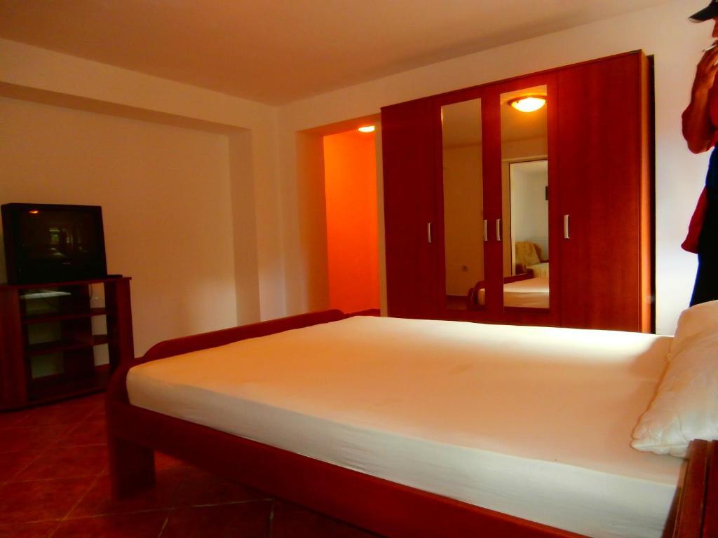 Apartments Pejanovic Kotor Bilik gambar